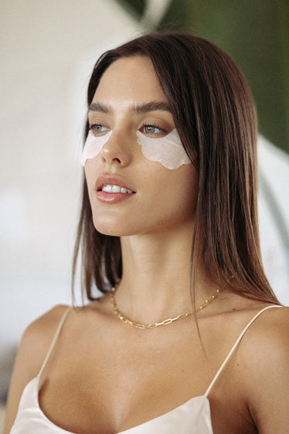 Vitamin Brightening Under Eye Mask – Máscara iluminadora con vitaminas para el contorno de ojos